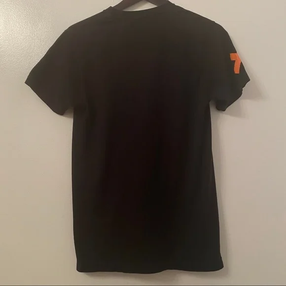 Hot‎ Topic - Picture 4 of 5